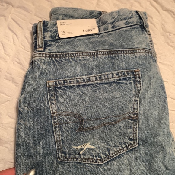 American Eagle Curvy Mom Jeans size 16 - Picture 12 of 12
